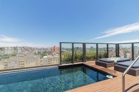 Área comum - Piscina de apartamento para alugar com 2 quartos, 57m² em Santana, Porto Alegre