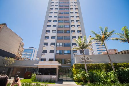 Apartamento à venda com 57m², 2 quartos e 1 vaga Apartamento à venda com 57m², 2 quartos e 1 vagaFachada