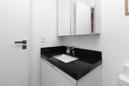 Apartamento à venda com 57m², 2 quartos e 1 vaga Apartamento à venda com 57m², 2 quartos e 1 vagaBanheiro Social