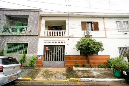 Casa à venda com 180m², 3 quartos e 1 vaga Casa à venda com 180m², 3 quartos e 1 vagaFachada