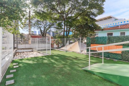 Casa à venda com 265m², 8 quartos e 2 vagas Casa à venda com 265m², 8 quartos e 2 vagasVaranda da Suíte 1