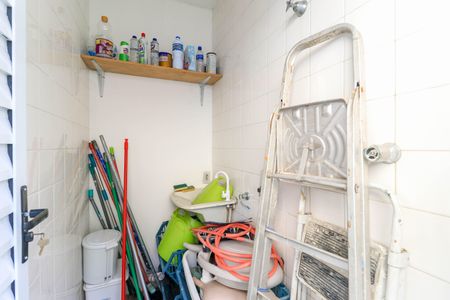 Casa à venda com 265m², 8 quartos e 2 vagas Casa à venda com 265m², 8 quartos e 2 vagasÁrea de Serviço - Dispensa