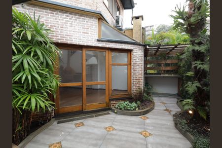 Casa à venda com 220m², 4 quartos e 4 vagasÁrea externa