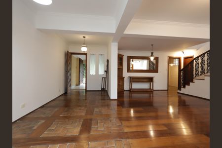 Casa à venda com 220m², 4 quartos e 4 vagasSala