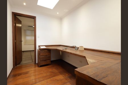 Casa à venda com 220m², 4 quartos e 4 vagasSala 2