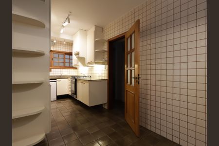 Casa à venda com 220m², 4 quartos e 4 vagasCozinha