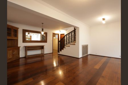 Casa à venda com 220m², 4 quartos e 4 vagasSala