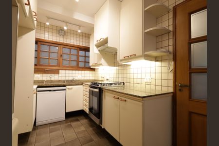 Casa à venda com 220m², 4 quartos e 4 vagasCozinha