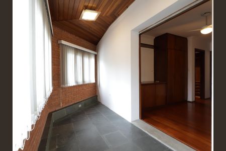 Casa à venda com 220m², 4 quartos e 4 vagasVaranda da Suíte 1
