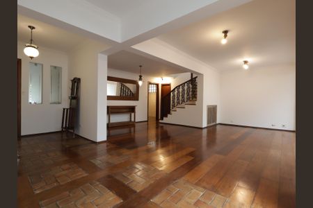 Casa à venda com 220m², 4 quartos e 4 vagasSala