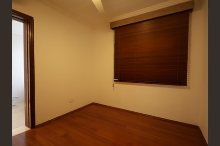Casa à venda com 220m², 4 quartos e 4 vagasSuíte 2