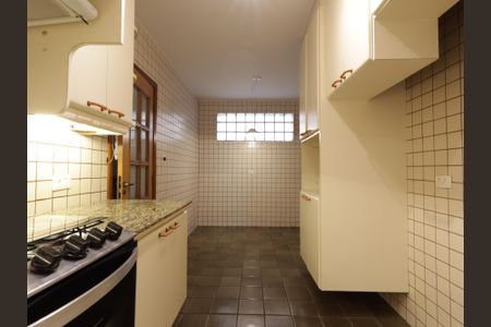 Casa à venda com 220m², 4 quartos e 4 vagasCozinha