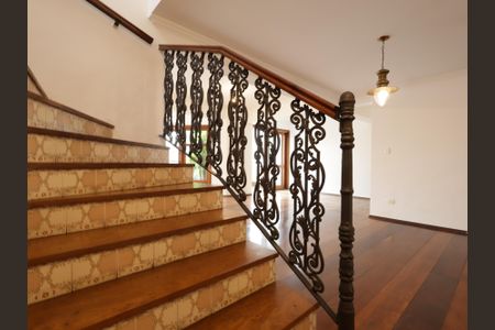 Casa à venda com 220m², 4 quartos e 4 vagasSala