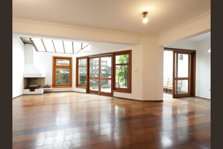 Casa à venda com 220m², 4 quartos e 4 vagasSala