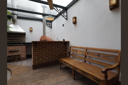 Casa à venda com 220m², 4 quartos e 4 vagasChurrasqueira