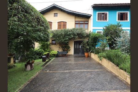 Casa à venda com 220m², 4 quartos e 4 vagasFachada