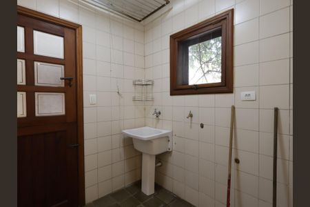 Casa à venda com 220m², 4 quartos e 4 vagasÁrea de Serviço