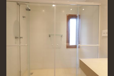 Casa à venda com 220m², 4 quartos e 4 vagasBanheiro da Suíte 1