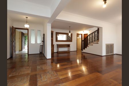 Casa à venda com 220m², 4 quartos e 4 vagasSala