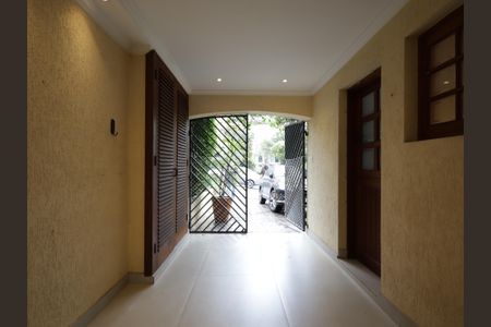 Casa à venda com 220m², 4 quartos e 4 vagasHall de entrada