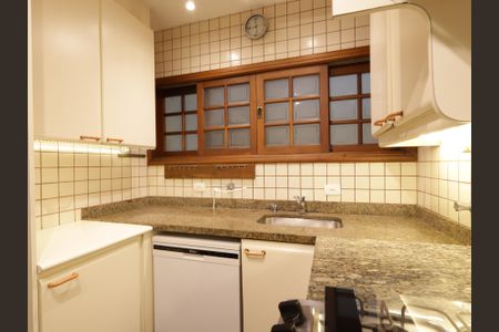 Casa à venda com 220m², 4 quartos e 4 vagasCozinha