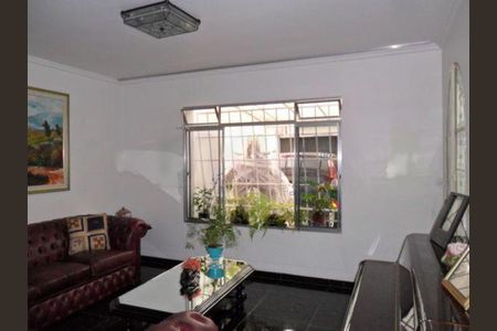 Casa à venda com 200m², 4 quartos e 2 vagas