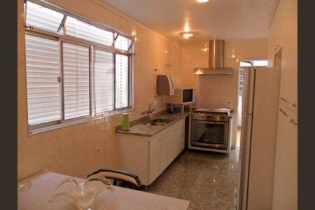 Casa à venda com 200m², 4 quartos e 2 vagas