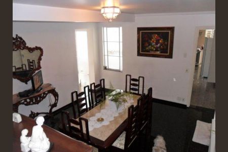 Casa à venda com 200m², 4 quartos e 2 vagas