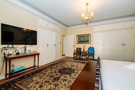 Casa à venda com 950m², 5 quartos e 10 vagas