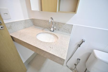 Apartamento para alugar com 61m², 2 quartos e 1 vaga Apartamento para alugar com 61m², 2 quartos e 1 vagaBanheiro da Suíte 1