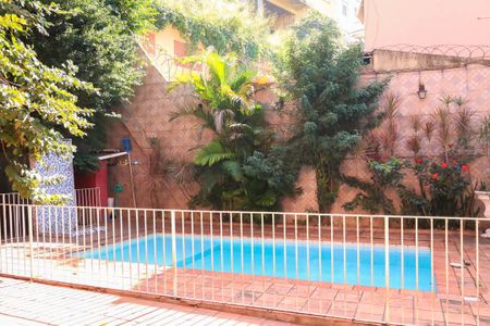 Casa para alugar com 260m², 6 quartos e 3 vagas Casa para alugar com 260m², 6 quartos e 3 vagasPiscina