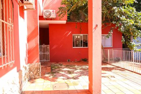 Casa para alugar com 260m², 6 quartos e 3 vagas Casa para alugar com 260m², 6 quartos e 3 vagasÁrea externa