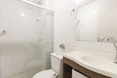 Banheiro de kitnet/studio para alugar com 1 quarto, 22m² em Cidade Mãe do Céu, São Paulo