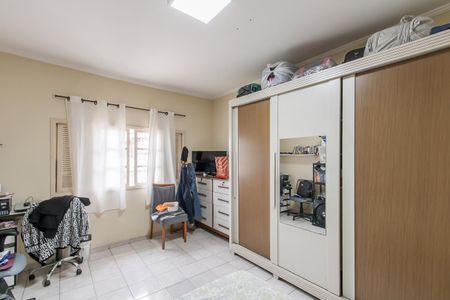 Casa à venda com 300m², 4 quartos e 1 vagaCasa  2- Quarto