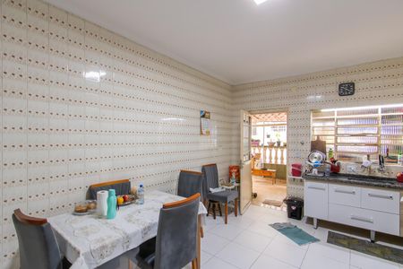 Casa à venda com 300m², 4 quartos e 1 vagaCasa  2- Cozinha