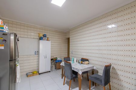 Casa à venda com 300m², 4 quartos e 1 vagaCasa  2- Cozinha