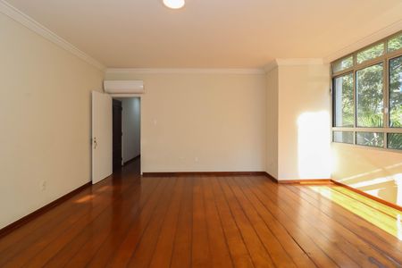 Sala de apartamento para alugar com 3 quartos, 137m² em Cerqueira César, São Paulo