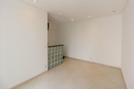 Sala de apartamento à venda com 3 quartos, 57m² em Jardim Cocaia, Guarulhos