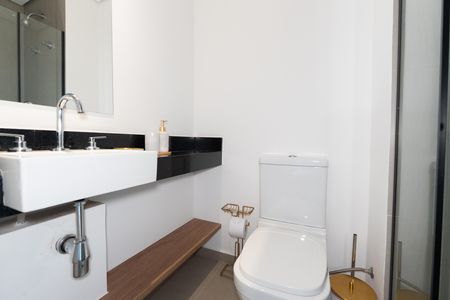 Banheiro de kitnet/studio à venda com 1 quarto, 28m² em Perdizes, São Paulo