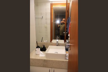 Apartamento para alugar com 78m², 2 quartos e 2 vagasBanheiro social