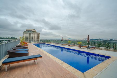 Studio à venda com 32m², 1 quarto e 1 vaga Studio à venda com 32m², 1 quarto e 1 vagaÁrea comum - Piscina