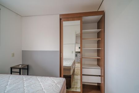 Studio à venda com 32m², 1 quarto e 1 vaga Studio à venda com 32m², 1 quarto e 1 vagaQuarto