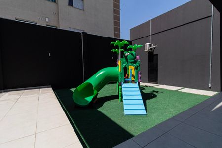 Apartamento para alugar com 55m², 2 quartos e 1 vaga Apartamento para alugar com 55m², 2 quartos e 1 vagaÁrea comum - Playground