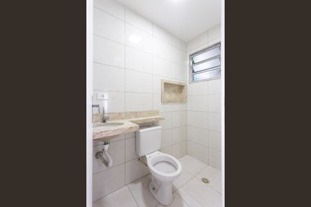 Casa para alugar com 64m², 2 quartos e sem vaga Casa para alugar com 64m², 2 quartos e sem vagaBanheiro 2