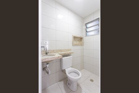 Casa para alugar com 64m², 2 quartos e sem vaga Casa para alugar com 64m², 2 quartos e sem vagaBanheiro 2