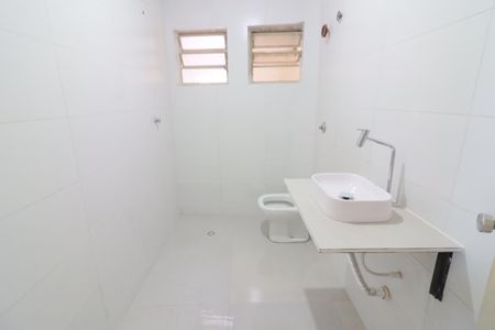 Casa para alugar com 250m², 2 quartos e 3 vagasBanheiro 2