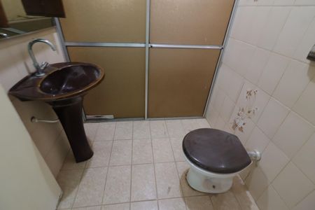 Casa para alugar com 250m², 2 quartos e 3 vagasBanheiro 1