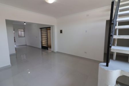 Sala de casa para alugar com 2 quartos, 250m² em Jardim das Flores, Osasco