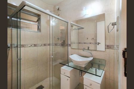 Casa para alugar com 100m², 2 quartos e 1 vaga Casa para alugar com 100m², 2 quartos e 1 vagaBanheiro Corredor