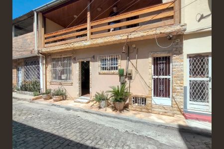 Casa para alugar com 100m², 2 quartos e 1 vaga Casa para alugar com 100m², 2 quartos e 1 vagaFachada